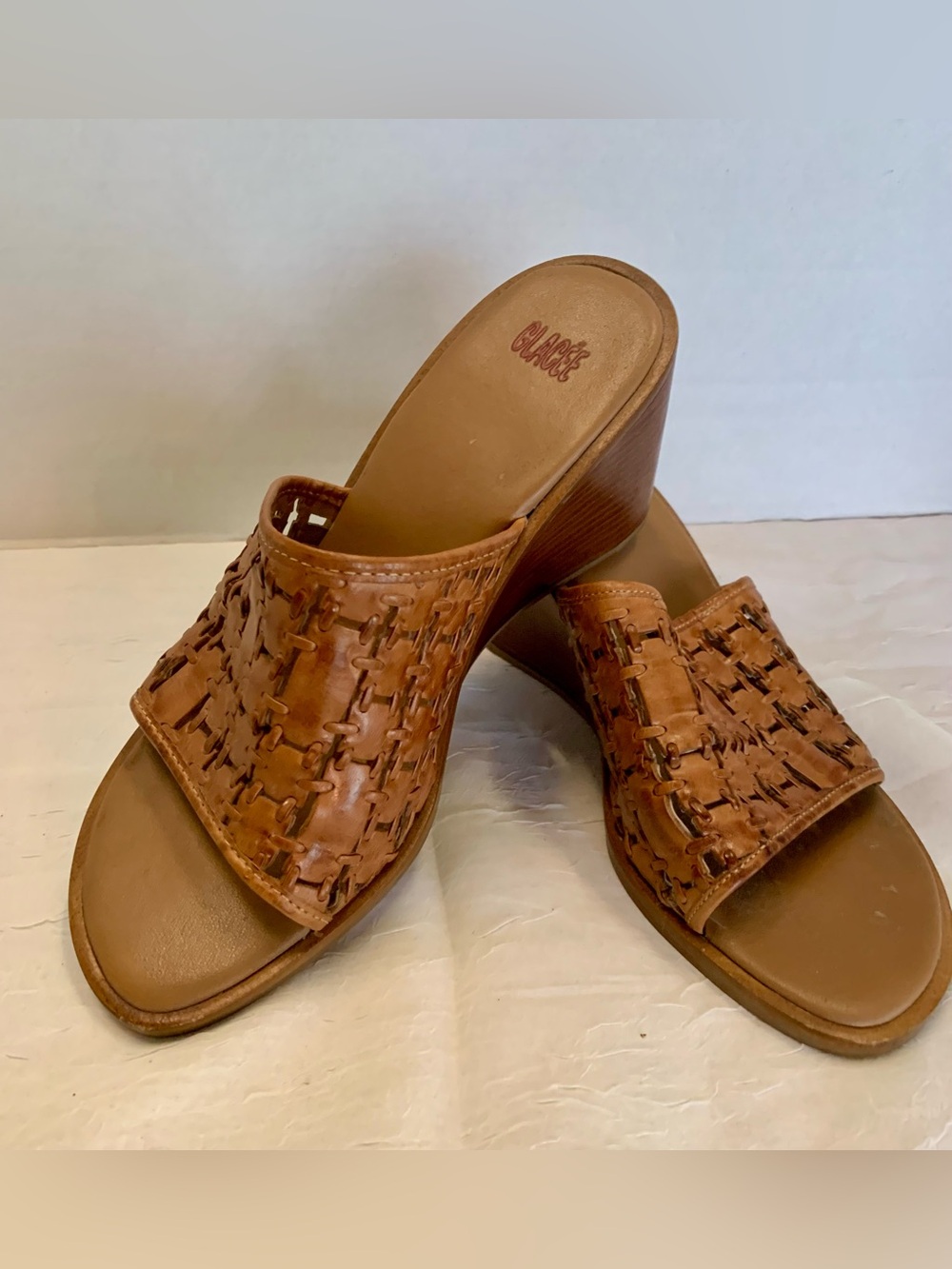 Glacee woman wedge heel open toe sandal Size 8.5